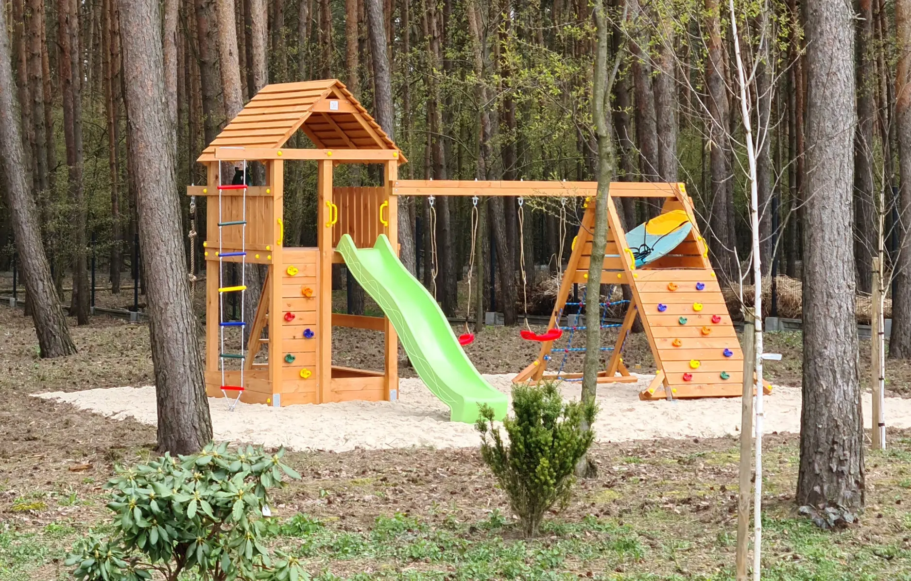 wooden playset fungoo fortress spider